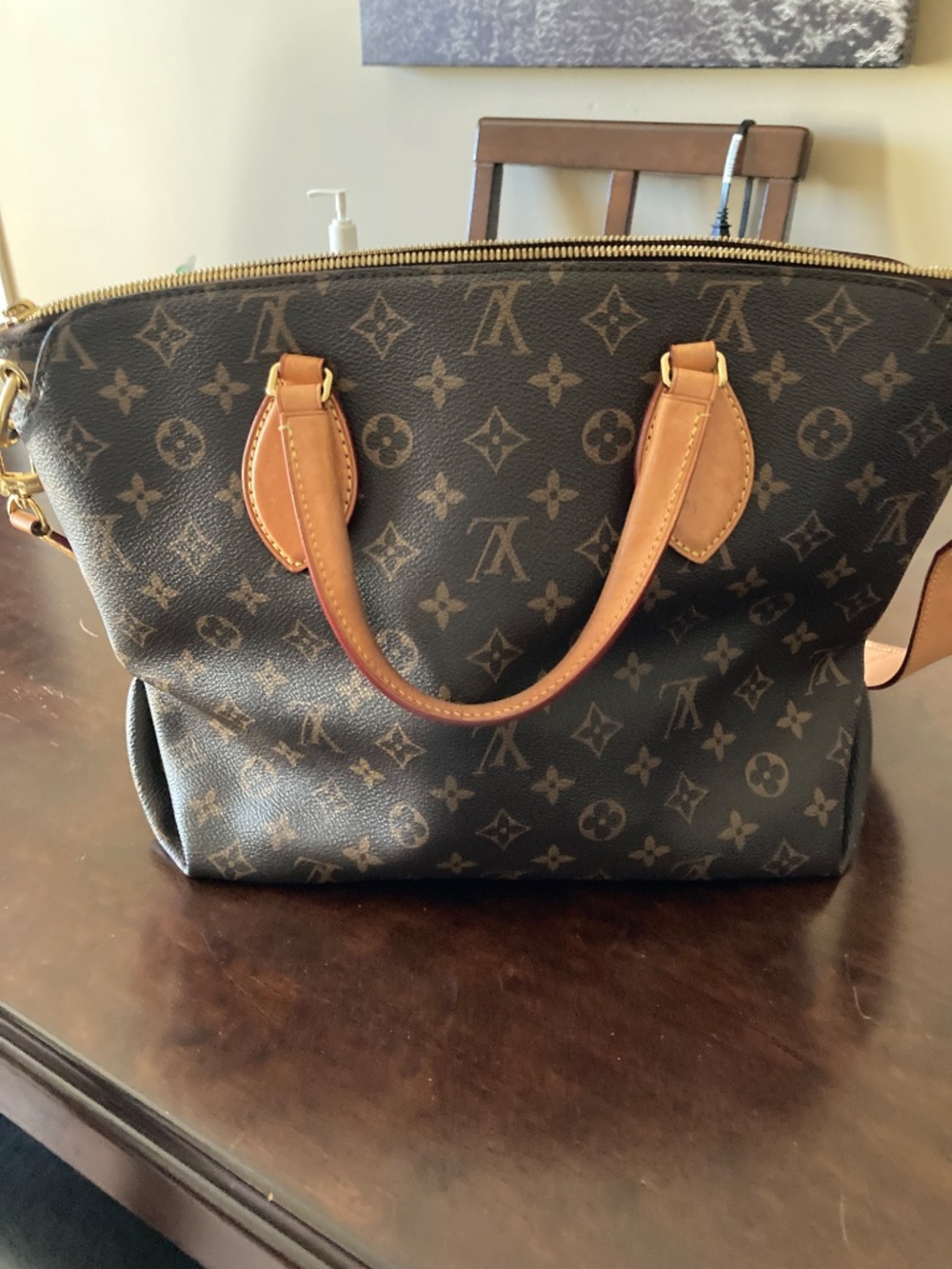 Louis Vuitton Handbag - Picture 3 of 7